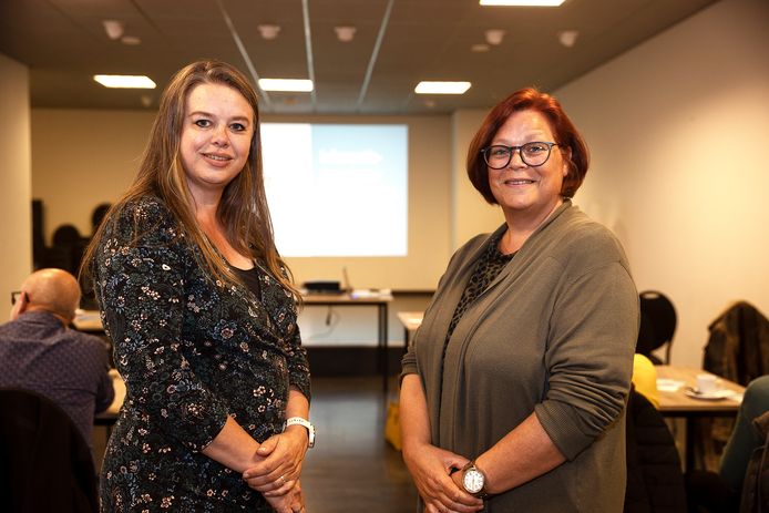 Paula Angles (l) en Irene Bex: ,,Zeg niet te snel: ik red het wel, geef gerust zaken uit handen.”