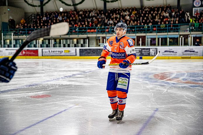 Serie Afgekocht - ED20221103-0026-Eindhoven-Nr 18 Kluijtmans van de Kemphanen tijdens de wedstrijd tegen de Amsterdam Tigers in het IJsportcentrum.
