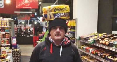 Iers parlementslid wekt woede met video op gedenkdag moordaanslag