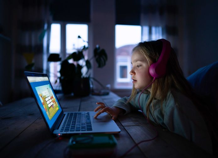 Scholieren denken achter te lopen met hun schoolwerk.