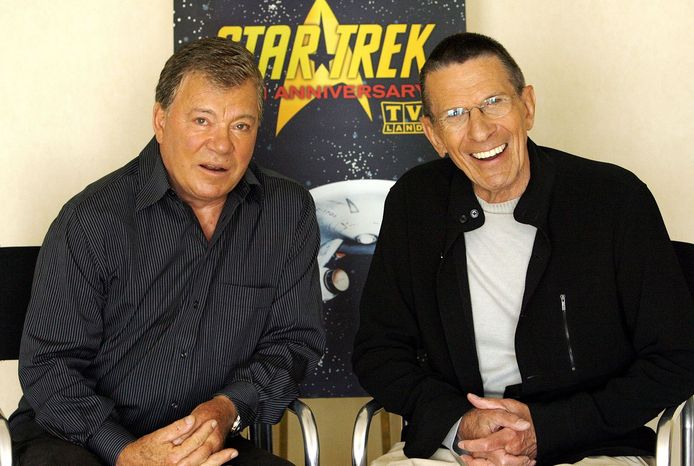 William Shatner (links) en Leonard Nimoy.