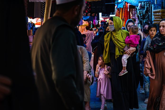 Vrouwen op een markt in Kabul op 23 augustus.