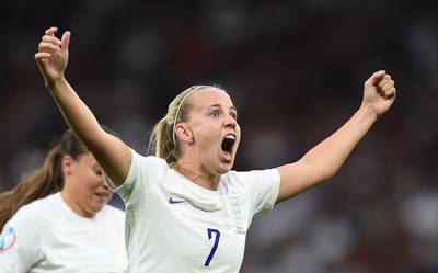 Engeland wint openingswedstrijd tegen Oostenrijk in vol Old Trafford