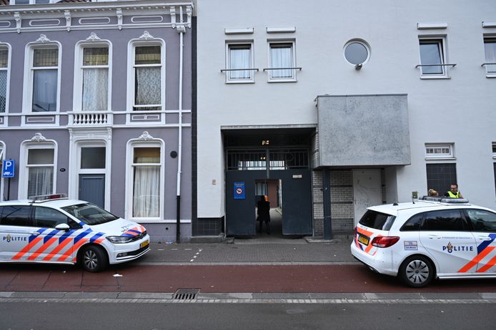 Man In Nek Gestoken Na Ruzie In Tilburg Verdachte Nog Niet Gepakt