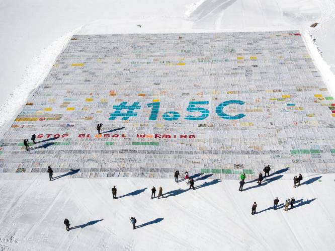 Grootste postkaart ter wereld ligt op Zwitserse gletsjer