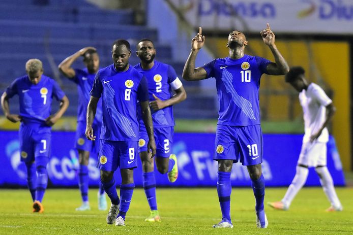 Bacuna en Van den Hurk helpen ‘Hollands’ Curaçao aan zege op Honduras ...