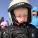 Video | Jong skiërtje valt rechtovereind in slaap