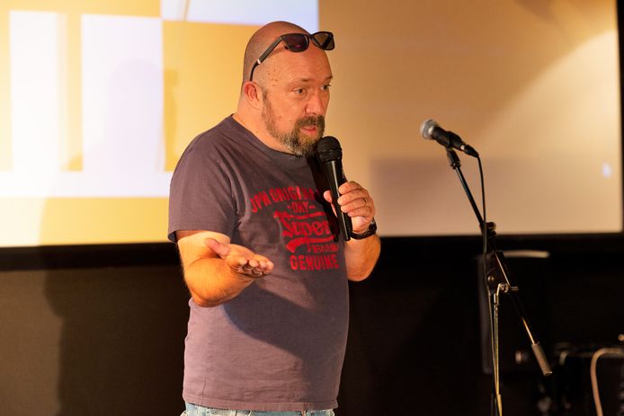 Brabaret, met onder meer Arian Compen (A3 Compen), strijkt zaterdag neer in het Dorpleinse Cantinetheater.