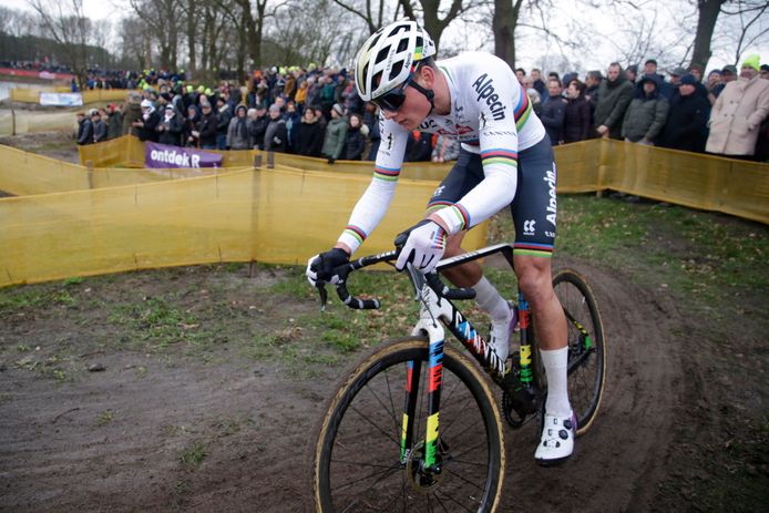 Mathieu van der Poel tijdens het NK Veldrijden in Rucphen vorig jaar.