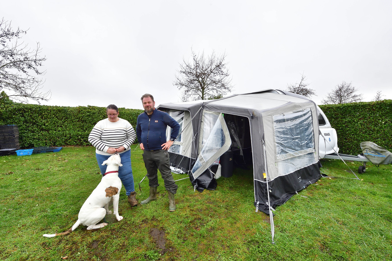 Het kampeerseizoen is geopend ‘Ik heb 35 campers uit de modder moeten