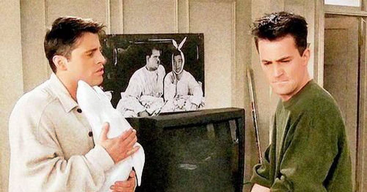 Remembering Chandler Bing: Celebrating the Iconic Moments of Matthew Perry’s Career