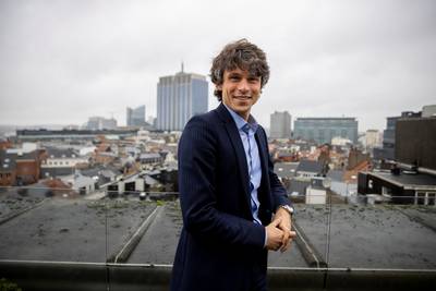 INTERVIEW. Vlaams minister van Jeugd Benjamin Dalle (CD&V) belooft: “Van zodra het virus versoepelingen toelaat, komt de jeugd eerst”