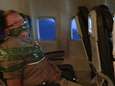 Dronken passagier aan stoel vastgeplakt in volle vlucht