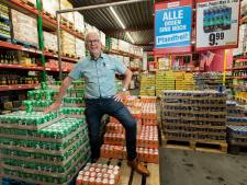Ondernemer Leo kocht bijna 1 miljoen ‘oude’ Heineken-blikjes: ‘Ik kan hier nog tot oktober mee door’