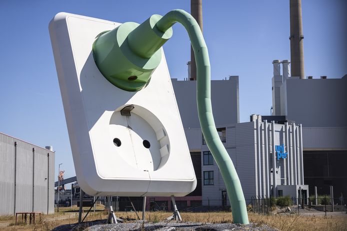De Autoriteit Consument & Markt heeft dinsdag een bezoek gebracht aan de drie grote energiemaatschappijen.