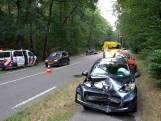 Automobilist gewond na frontale botsing bij Beekbergen