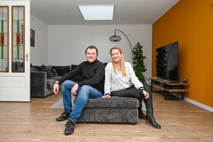 Eelco Hofman en Gemma Stevense verkopen hun huis aan de Ring in Kerkwerve.