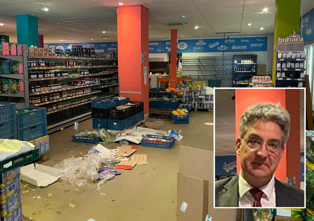 Hajo Coumou trof een geplunderde winkel aan, toen hij als curator van City Supermarkt in Apeldoorn was benoemd. Razendsnel politieoptreden voorkwam dat de hele supermarkt illegaal werd leeggehaald.