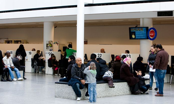 De balies in het Atrium van het stadhuis.