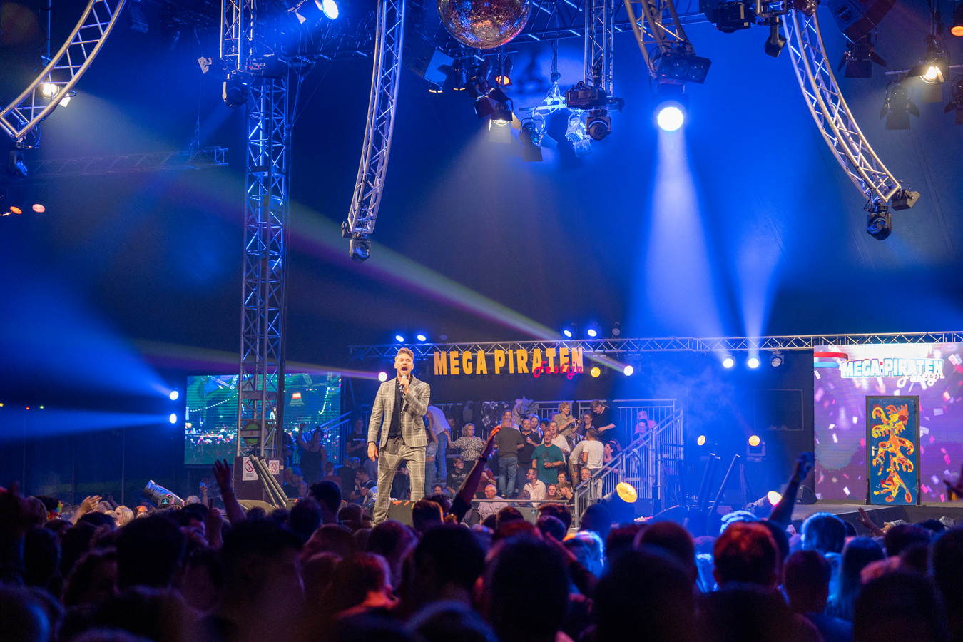 Mega Piraten Festijn In Maaskantje Wij Komen Voor Frans Bauer Ook Al 