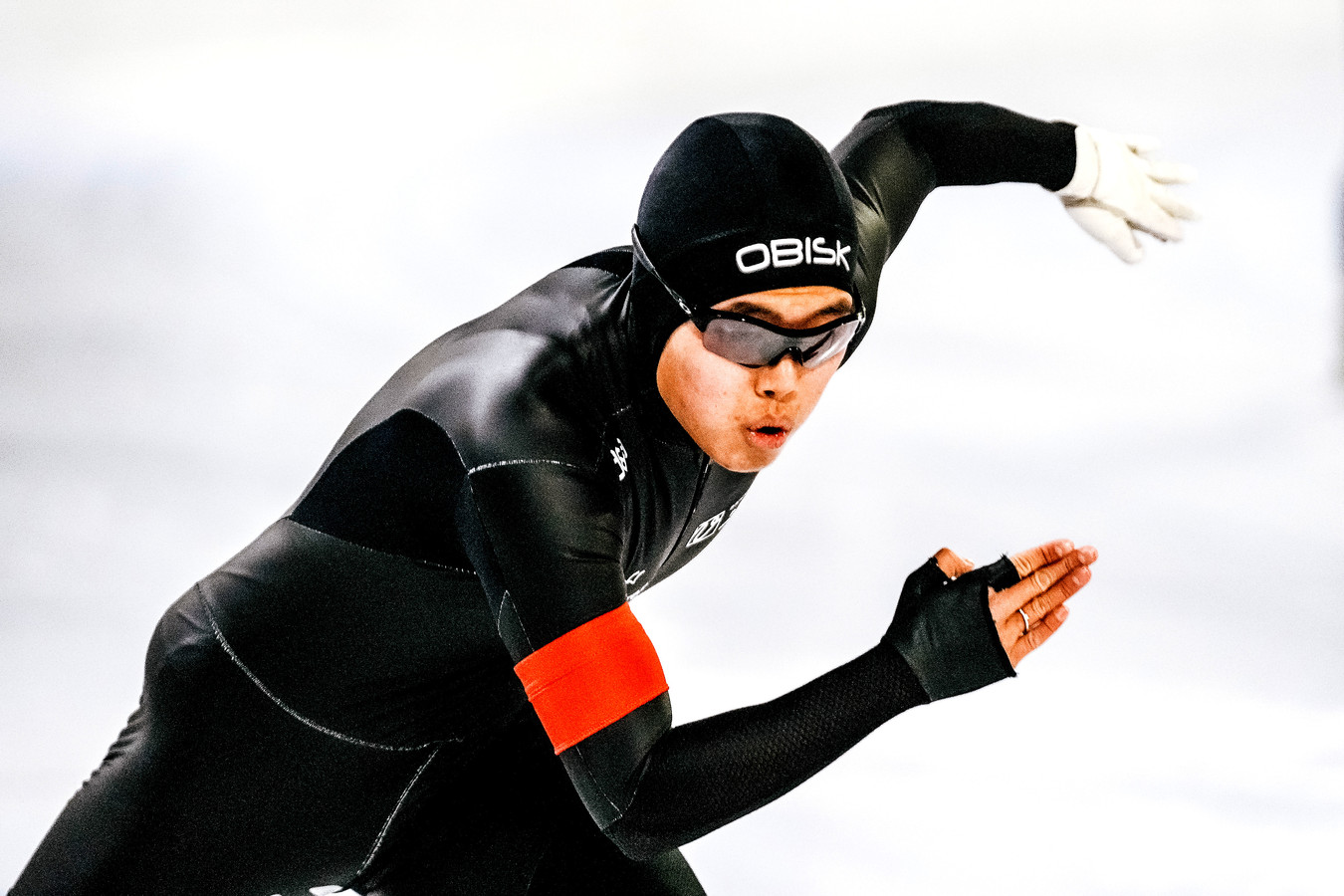 Werkendamse gaat zonder team en zonder coach op ontdekkingsreis in schaatswereld ‘Oom Piet zegt