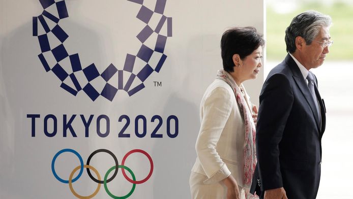 De voorzitter van het Japanse Olympisch Comité Tsunekazu Takeda (rechts) met de gouverneur van Tokio Yuriko Koike.