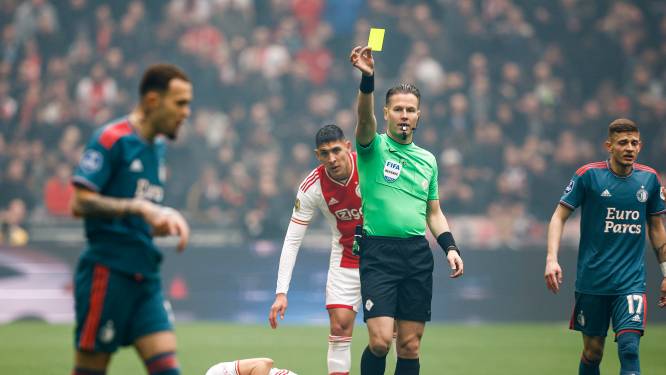 Scheidsrechter Danny Makkelie staat achter keuze in Klassieker: ‘Overtreding Hartman op Kudus was geen kaart’
