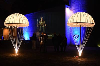 Amerikaanse oorlogsveteraan komt tot leven in het donker in Overloon