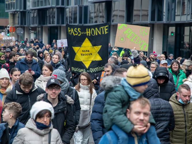 Europese joden reageren met afschuw op afbeelding gele ster tijdens coronabetoging