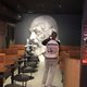 Naam bokslegende Tyson moet Amsterdamse coffeeshop op de kaart zetten. Maar is het wel zijn coffeeshop?