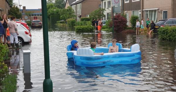 Van ondergelopen huizen tot doordrenkte fietsers: dit deed het noodweer in Brabant - Eindhovens Dagb