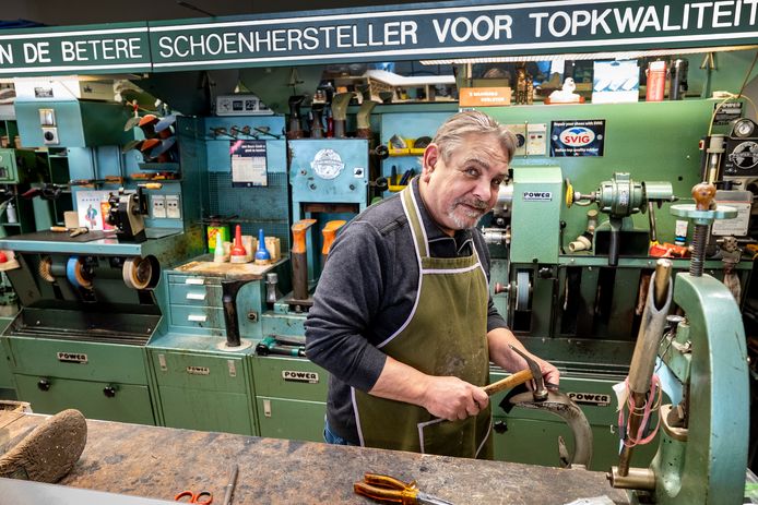 Na 40 jaar stopt schoenmaker Franz Die poeha eromheen ik ben blij als dat weg is Nijmegen gelderlander