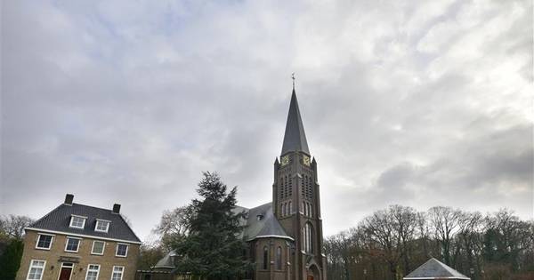 Parochianen willen multifuntionele Twentse kerken: 'Vrijwilligers gefrustreerd thuis'