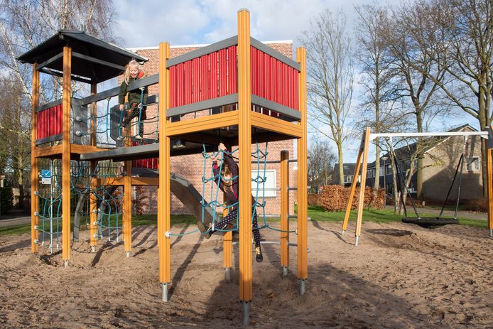 Nog eventjes wachten en dan heeft de Statenlaan een vernieuwde speelplek. Misschien wel net zo mooi als die in de Bachstraat.