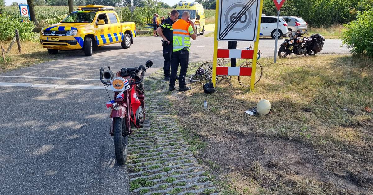 Twee gewonden bij ongeval tussen motor en wielrenner bij Ruurlo.