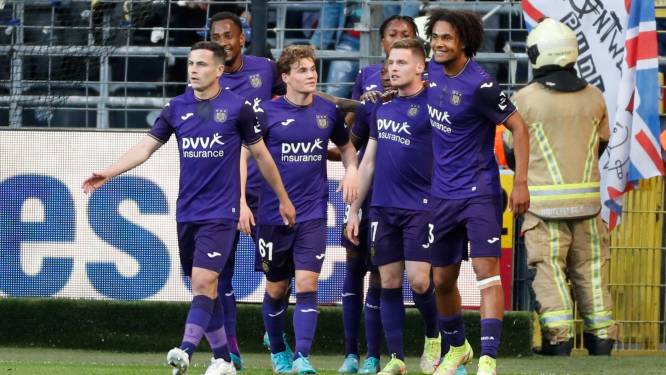 Anderlecht verzekert zich van derde plaats na 2-1-zege tegen alweer bleek Antwerp