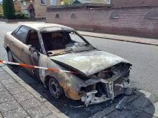 Politie onderzoekt relatie autobrand en steekincident; Ermeloër (65) verdacht van doodslag
