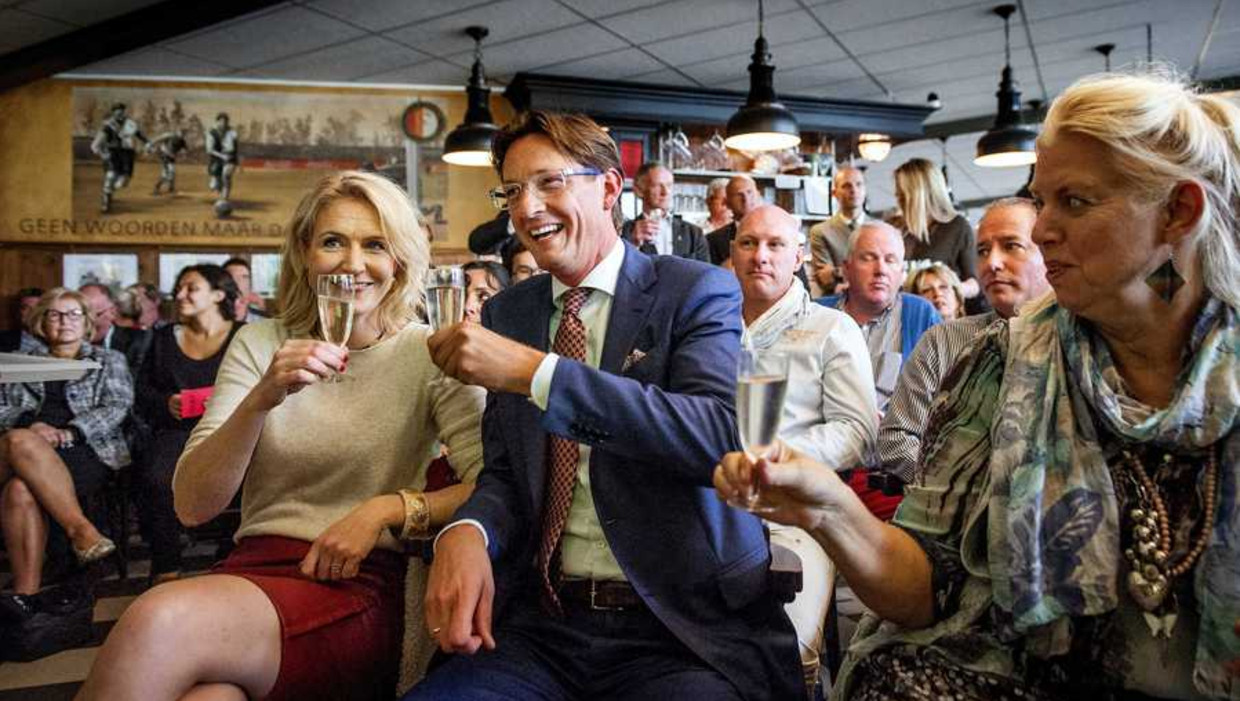 Eerdmans viert dat hij is gekozen tot lijsttrekker van Leefbaar Rotterdam Beeld anp