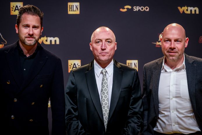 De Anderlechtste entente: niet-uitvoerend voorzitter Wouter Vandenhaute (centraal) naast Jesper Fredberg (CEO Sports) en T1 Brian Riemer (rechts).