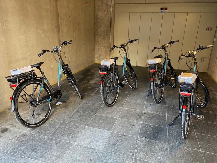 De elektrische fietsen werden gestolen uit de garage van Michel Van den Brande.