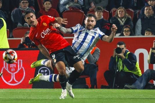 Mallorca striker Prats (left) in a duel with Galan.