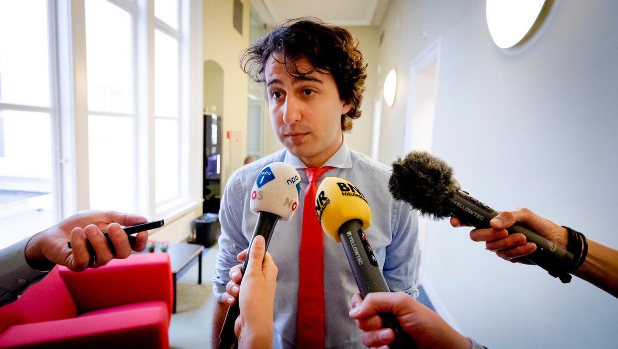 Jesse Klaver staat media te woord. Beeld anp