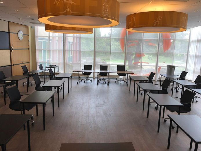 geertruidenberg-gaat-in-lagerhuis-opstelling-op-1-5-meter-van-elkaar