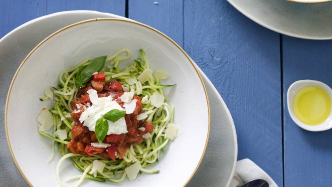 Wat Eten We Vandaag: Courgetti bolognese met burrata