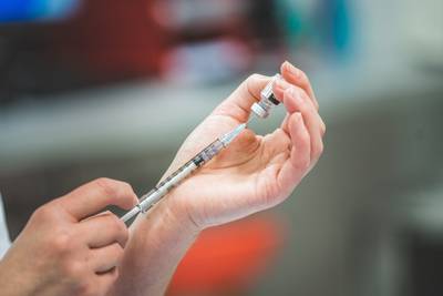 Regering heeft akkoord over verplichte vaccinatie voor zorgmedewerkers