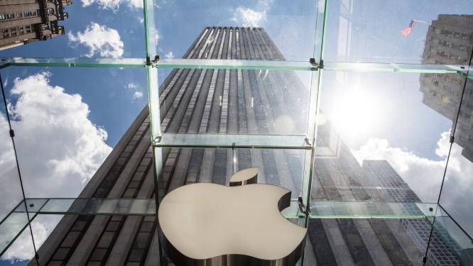Apple proche des 1.000 milliards de dollars de capitalisation boursière