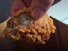 Elle découvre une tête de poulet dans sa boîte de nuggets
