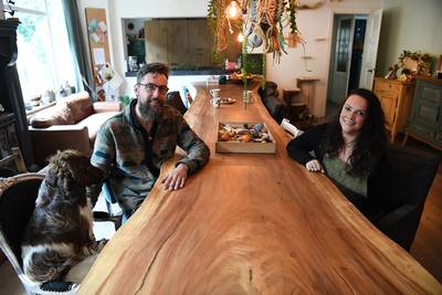 Laura (37) en Daniël (33) vormen met hun zeven kinderen een echte ‘hartenfamilie’: ‘Sommigen knuffel