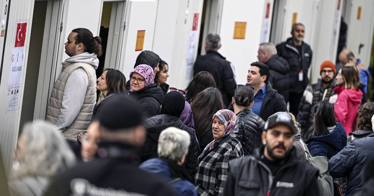 Eerste Turken in buitenland kunnen stem uitbrengen voor presidentsverkiezingen