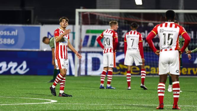 Routiniers TOP Oss helpen PEC Zwolle en leiden grootste nederlaag dit seizoen in: ‘Heel lullig’  